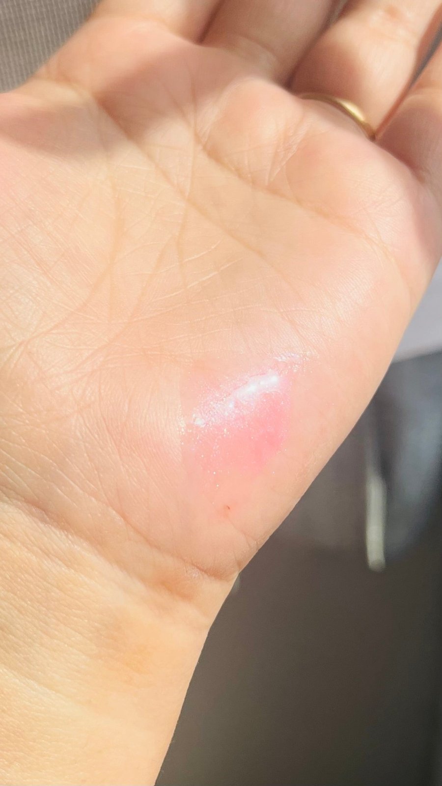 Pink Shimmer Lip Gloss - Mehr Skincare