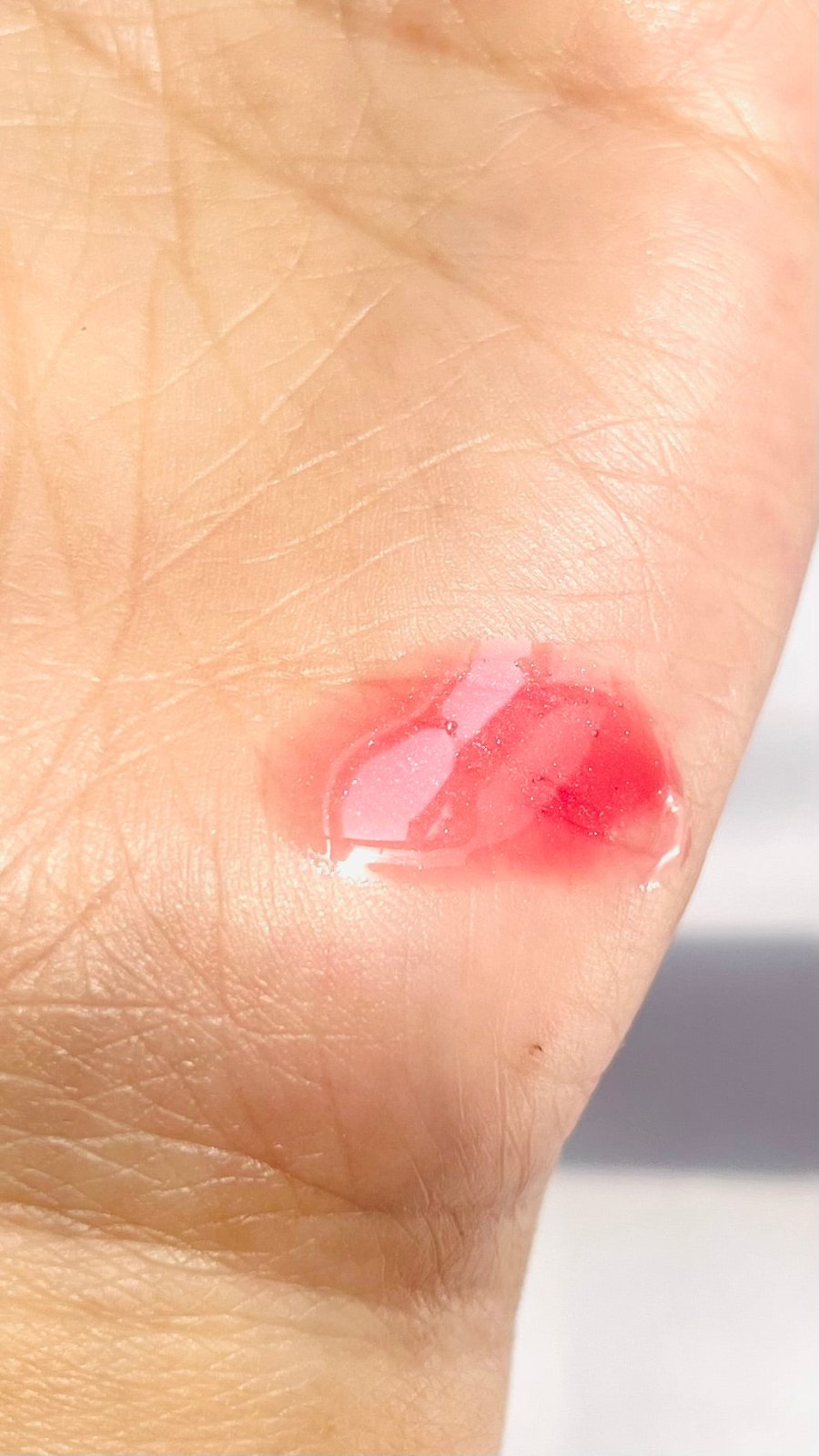 Red Shimmer Lip Gloss - Mehr Skincare